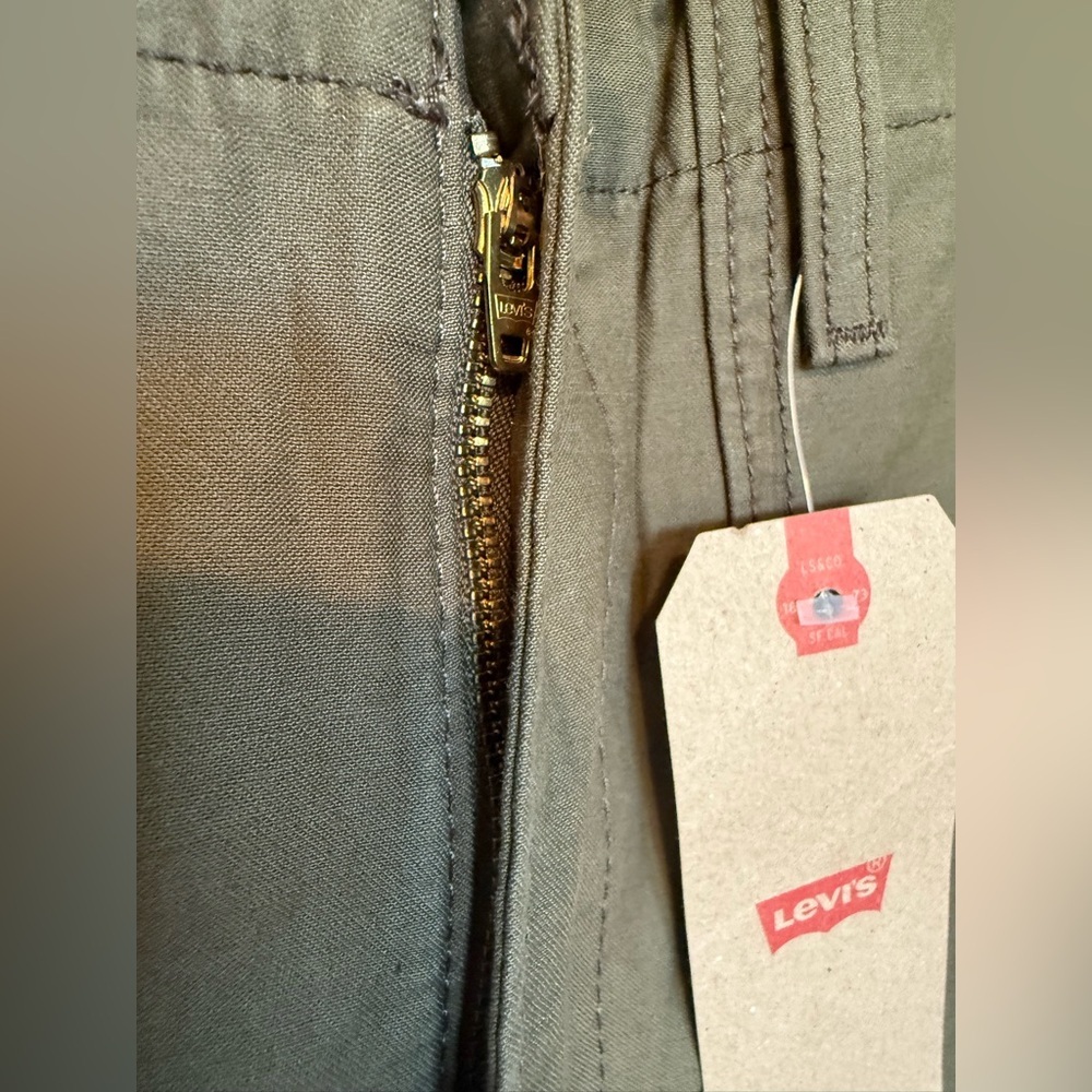 Levis Ribcage Straight Olive Green Cargo Pant NWT Size 31 - Picture 5 of 5